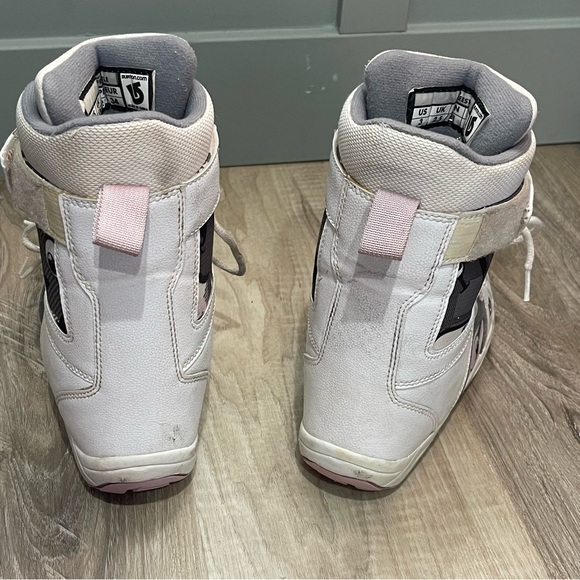 Burton white and pink girls freestyle snowboarding boots size 3 - Picture 5 of 6